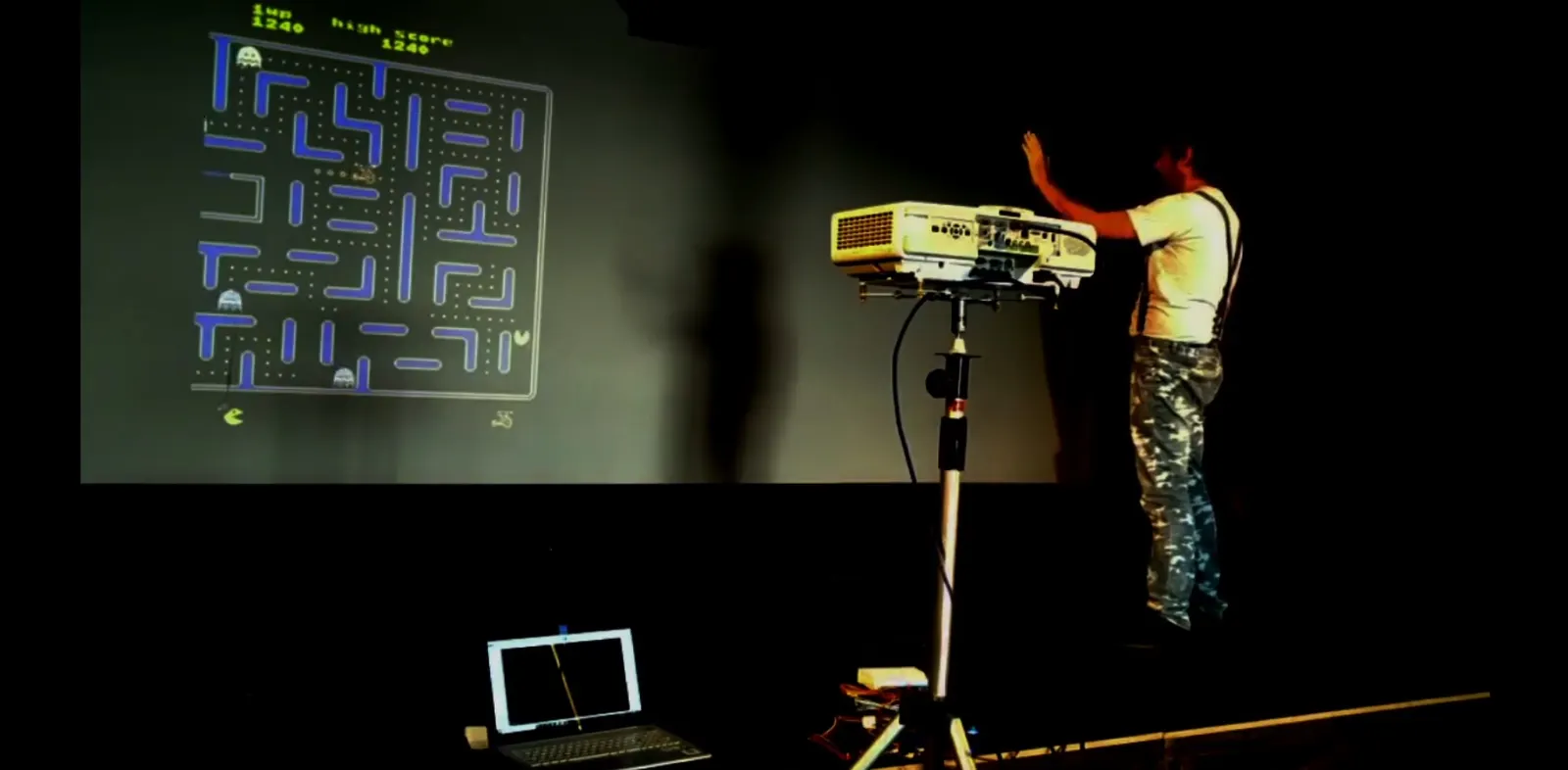 Playing PacMan with Kinect